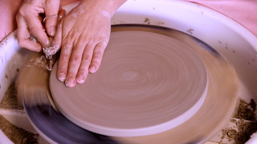 Keramiek leren online vs. in een atelier