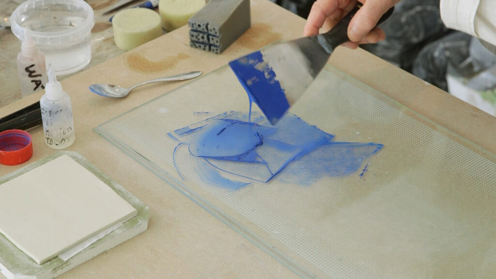 Decoratietechnieken: blauwe stempelpasta voorbereiden