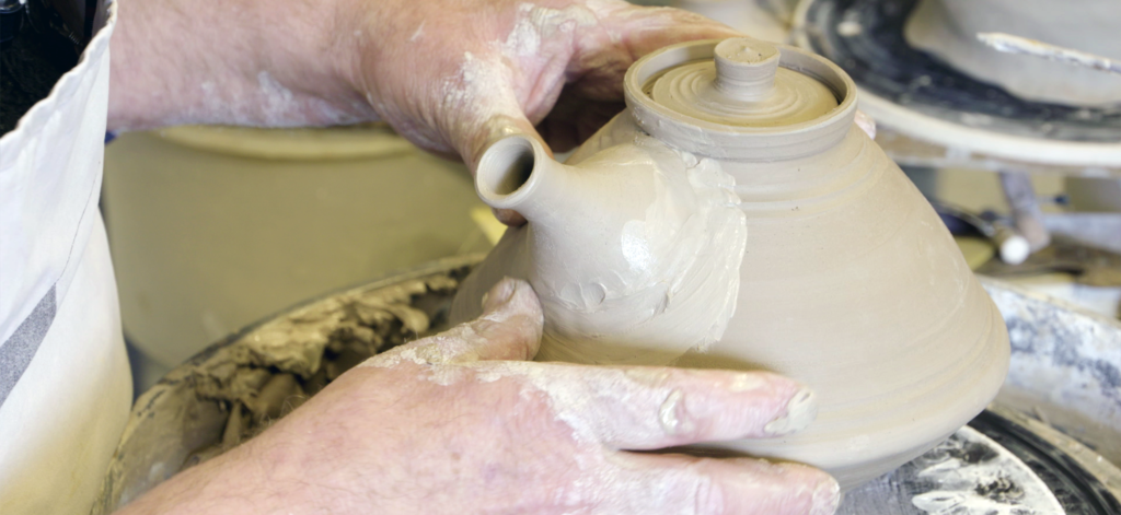 Theepot in keramiek: het teutje