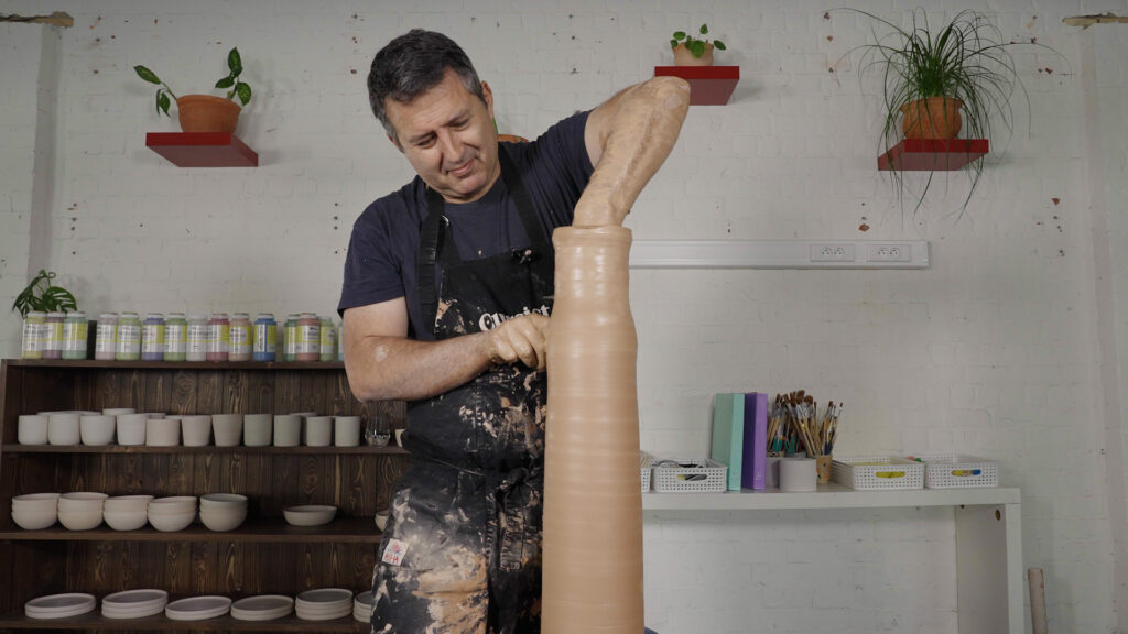 2.6. .00 09 34 10.still029